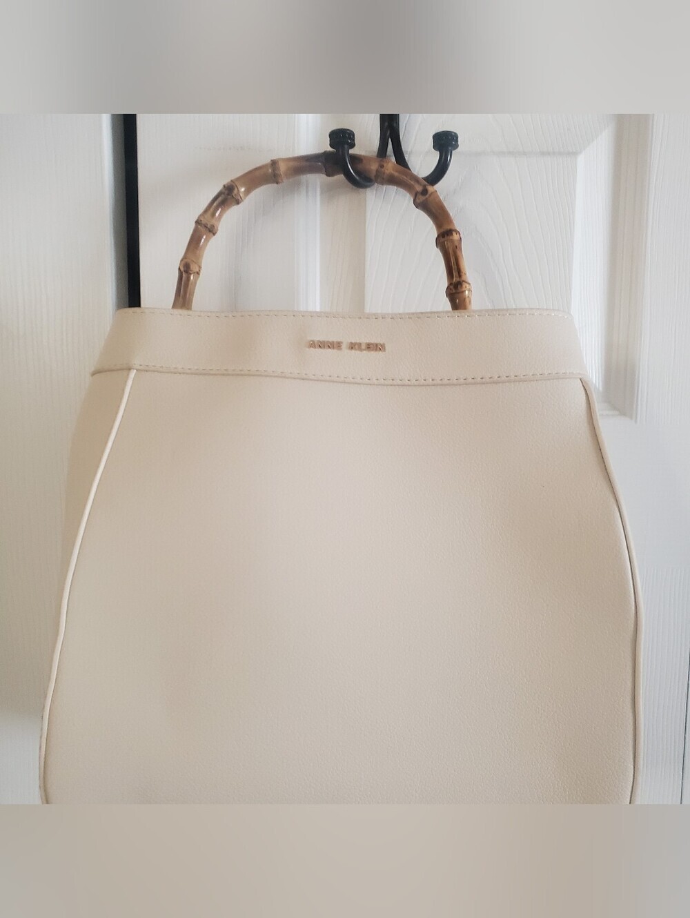 ANNE KLEIN  TOTE SATCHEL BAG. BAMBOO HANDLE CROSS BODY STRAP. CREAM. NWOT